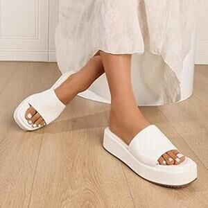 Oiamenne Women Size 8 White 2" Platform Open Toe Slip On Wide Strap Sandal Shoes